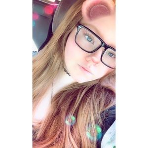 Meet your Posher, Casey